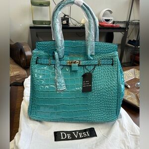 New de vesi bag